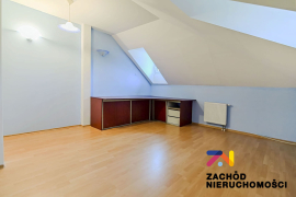 Wyjątkowy dom w Ochli na sprzedaż